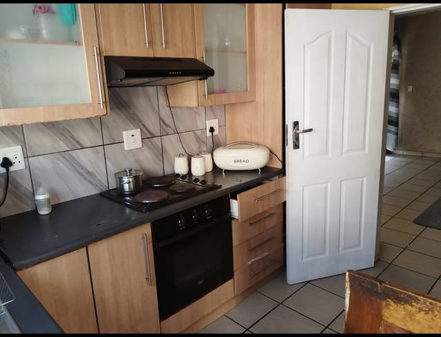 3 BEDROOM HOUSE FOR SALE IN GOLDEN GARDENS